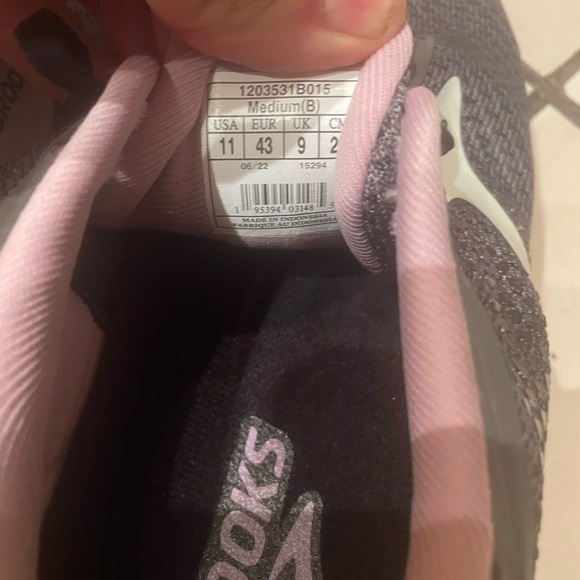 - Women’s Brooks Adrenaline GTS 22 Running Shoes sz 11 - Picture 4 of 7